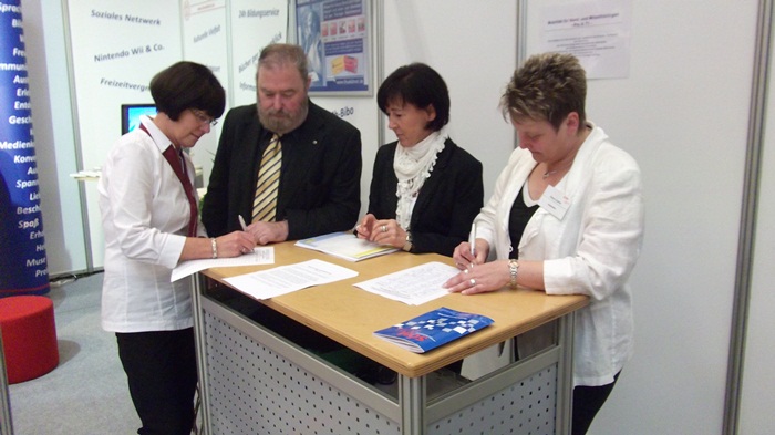 Unterschriftensammlung auf der SÖM 2012