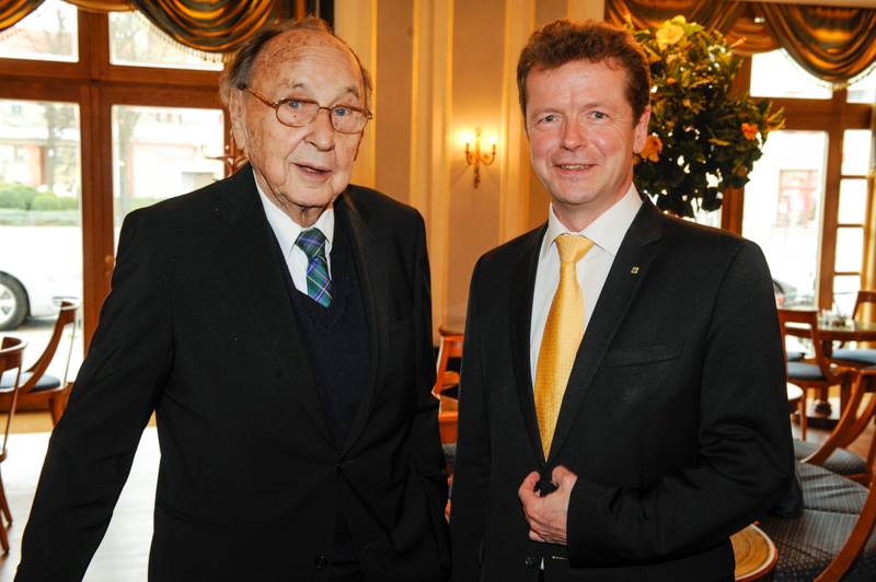 Hans-Dietrich Genscher mit Uwe Barth