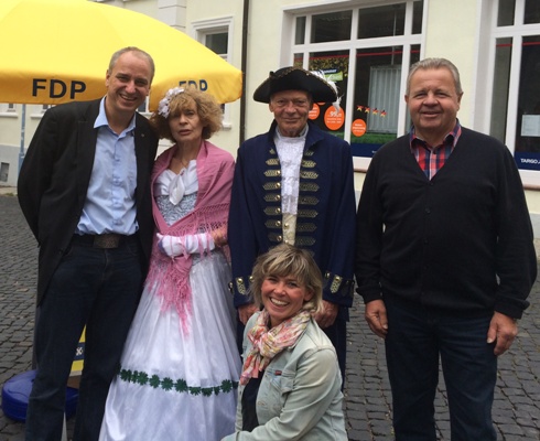 FDP-Wahlkämpfer mit Gästen aus Kassel