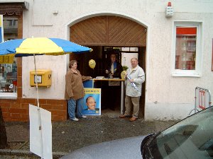 Trotz Regen: Infostand in Hohenleuben