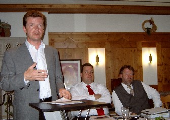 FDP- Landeschef Uwe Barth vor dem Landesparteirat