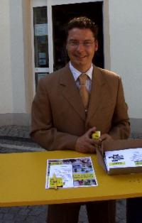 Jens Zimmer am Infostand in Zeulenroda