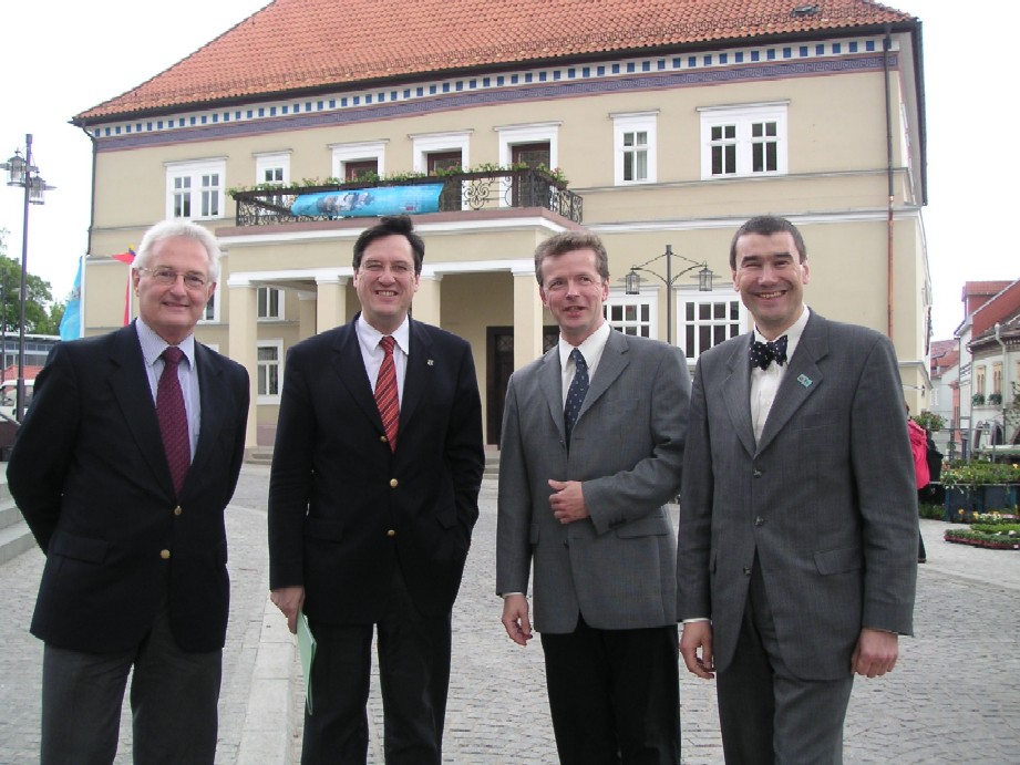 Vor dem Sondershuser Rathaus: Liberale Spitzen