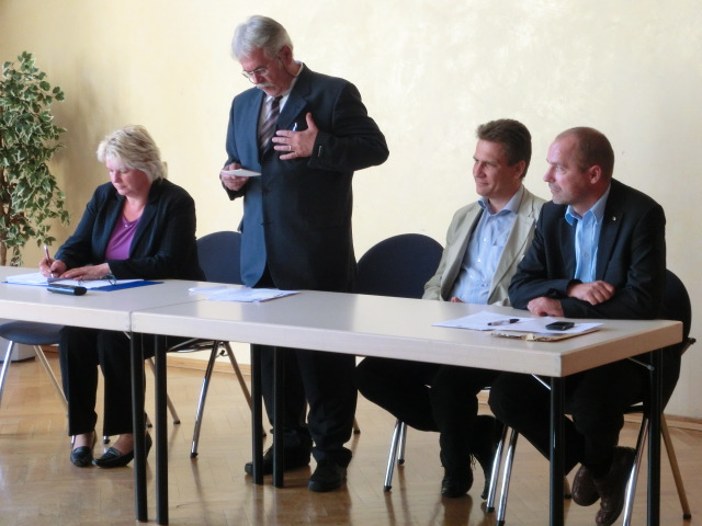 Zukunft unserer Kinder - Podiumsdiskussion zur neuen Schulordnung